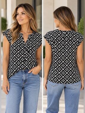 Old Navy black and white capped sleeve blouse XS